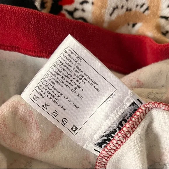 CHANEL 2009 Lagerfeld velvet patchwork print cardigan black red white. Sz 38 - Picture 15 of 15